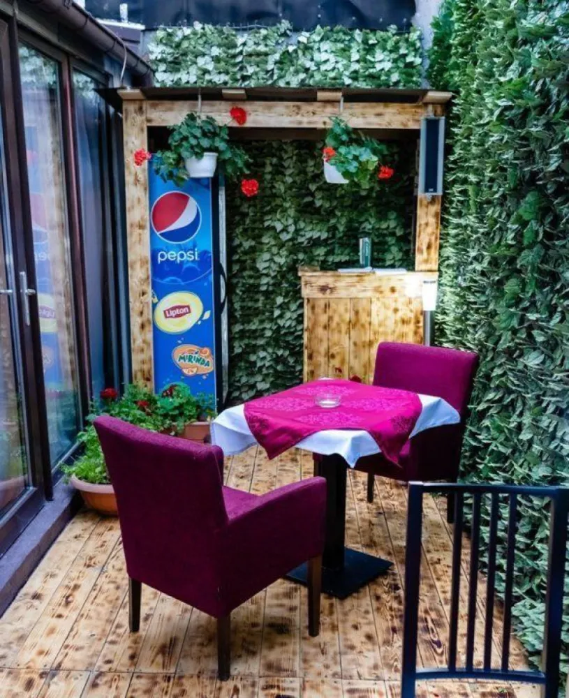Spatiu pentru restaurant - intr-o cladire Apart-Hotel - Central + Parcare