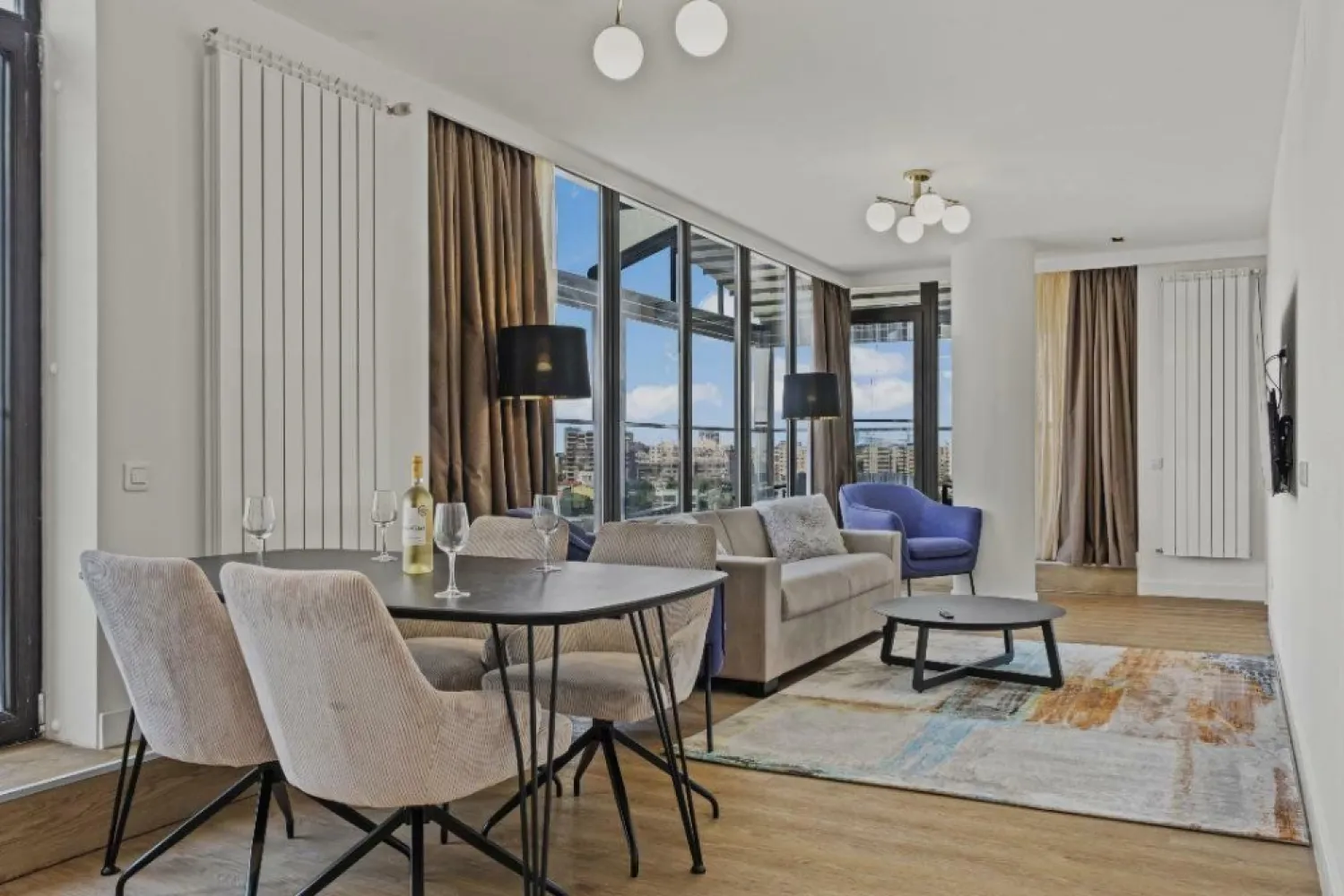 Spatiu pentru restaurant - intr-o cladire Apart-Hotel - Central + Parcare