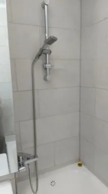 Vând apartament 3 camere la intrarea in Micro 17 Satu Mare