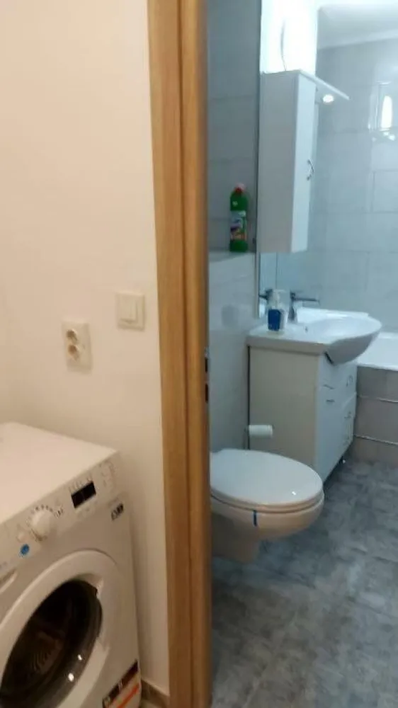 Vând apartament 3 camere la intrarea in Micro 17 Satu Mare