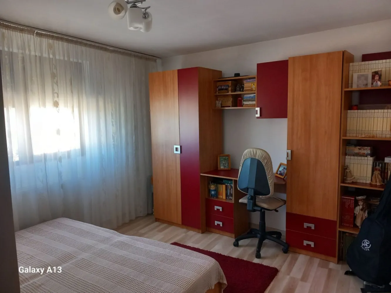 Ag BRASADAS vinde casa individuala 5 cam orasul PANTELIMON. - Agenția BRASADAS vinde casa individuala cu 5 camere, 4 dormitoare, bucatarie inchisa, 2 bai, 2 terase, balcon si 2 locuri de parcare situata în orașul PANTELIMON, construita in 2015. Terenul aferent este în suprafață de 262mp. suprafață utilă a casei este de 110mp, cea construita este 123mp, iar amprenta la sol 65mp. În apropiere la 5 minute pe jos este statie Pentru mai multe oferte accesați www.brasadas.com.