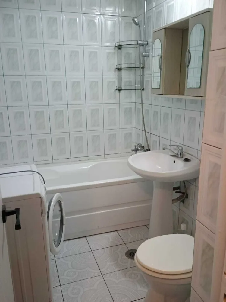 Inchiriez apartament 2 camere Rahova