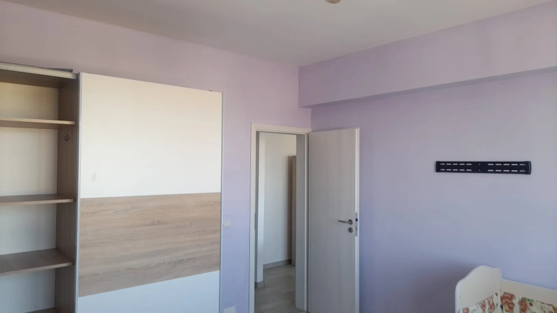 Apartament 2 camere Bucurestii Noi complet mobilat comision 0 - Apartament 2 camere etaj 3 ,complet mobilat și utilat Gata de mutat An constructie 2020.toate utilitățile . Accept credit.Comision 0 Apartamentul se eliberează din 01.12.2024 Blocul se afla pe strada Mezes 22(capat tramvai 45 stația Mezes) Preț ușor negociabil