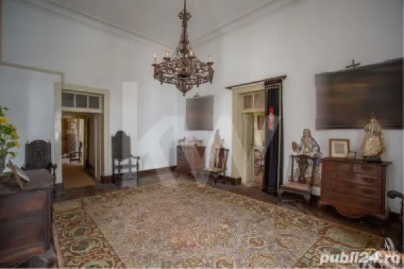 Se vinde Palatul Mesquita Pimentel