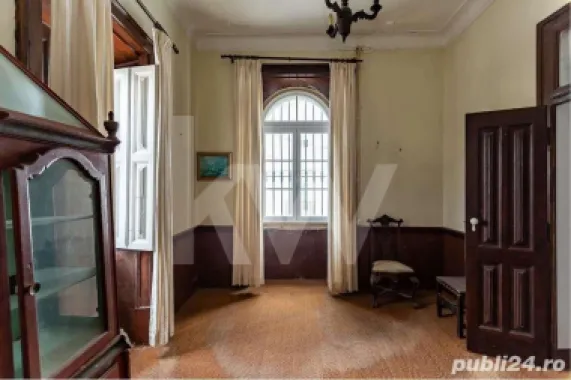 Se vinde Palatul Mesquita Pimentel
