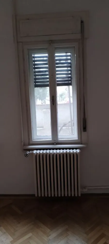 Sectorul 2 Bucuresti - Floreasca, vila 5 camere + dependinte (baie, bucatarie, camara, 2 grupuri sanitare, 204 mp, singur curte, garaj, pivnita, spalatorie, pod, incalzire centrala cu gaze/centrala proprie, la cheie. Prefer sa fiu contactata direct de catre cumparator.
