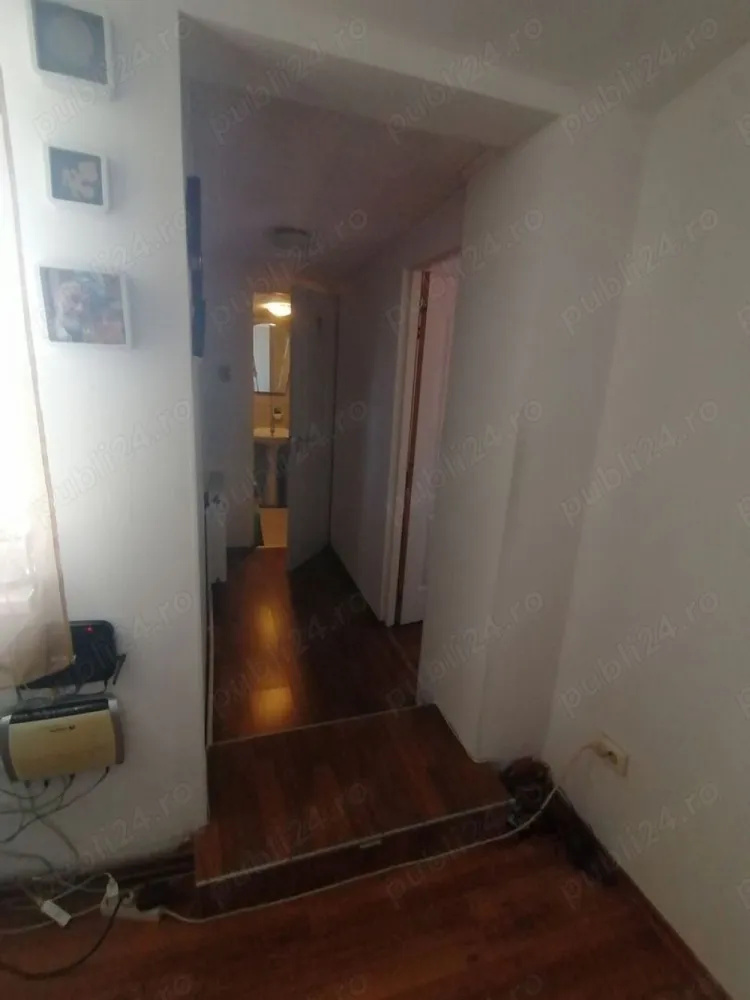 Casă la curte București sector 4