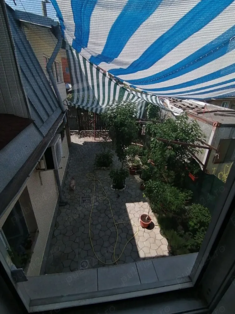 Casă la curte București sector 4