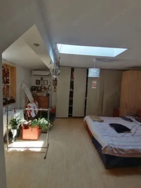 Casă la curte București sector 4