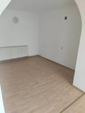 Vând casă vilă renovabilă Băneasa