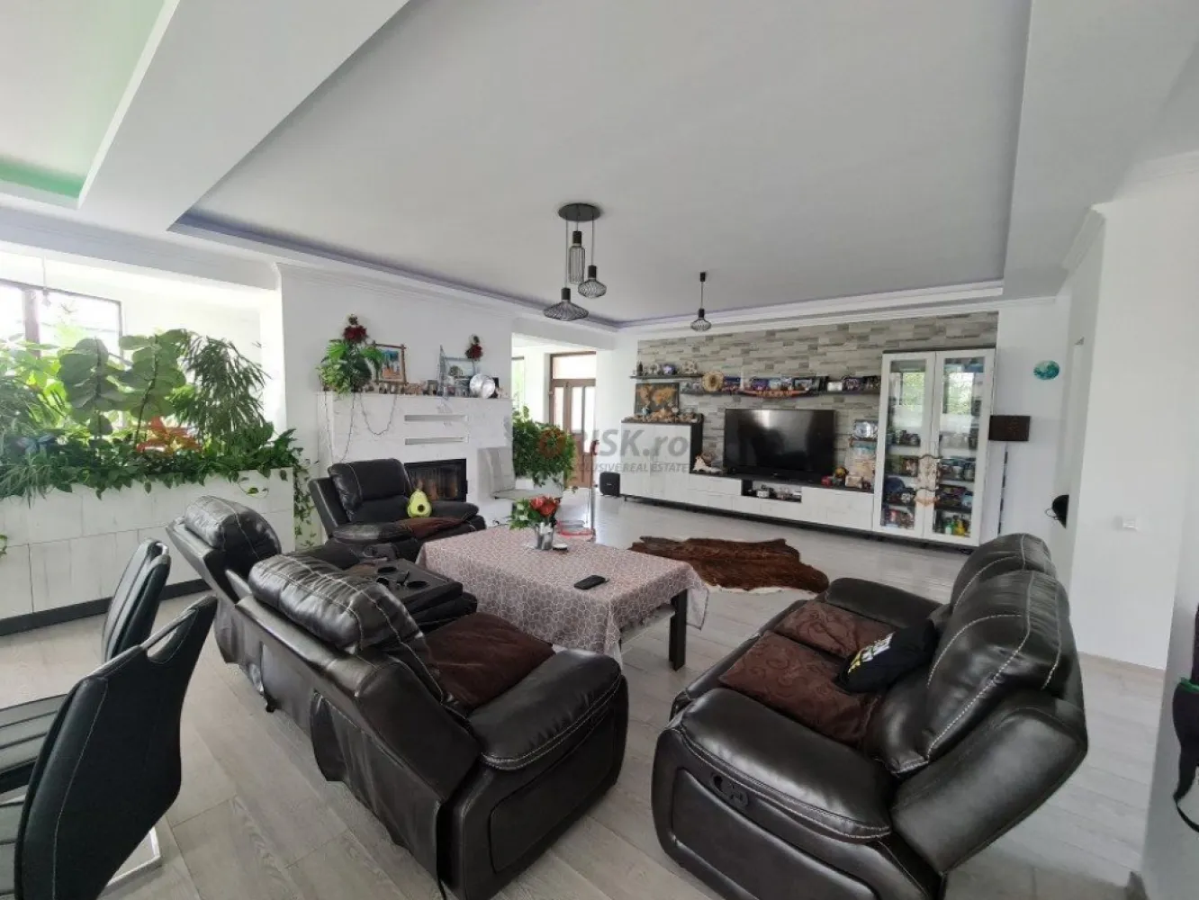 Balotesti vila de lux 8 camere, 450mp utili, la 20 min de Bucuresti