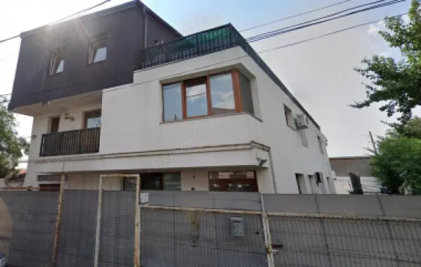 BLOC cu 3 apartamente de 2 camere si 3 garsoniere, DECOMANDATE