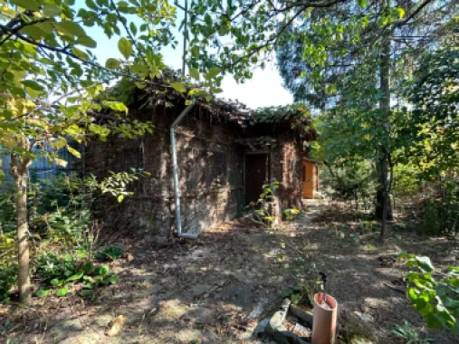 Teren 480 cu casa de 3 camere demolabila ( sau renovabila) sector 1