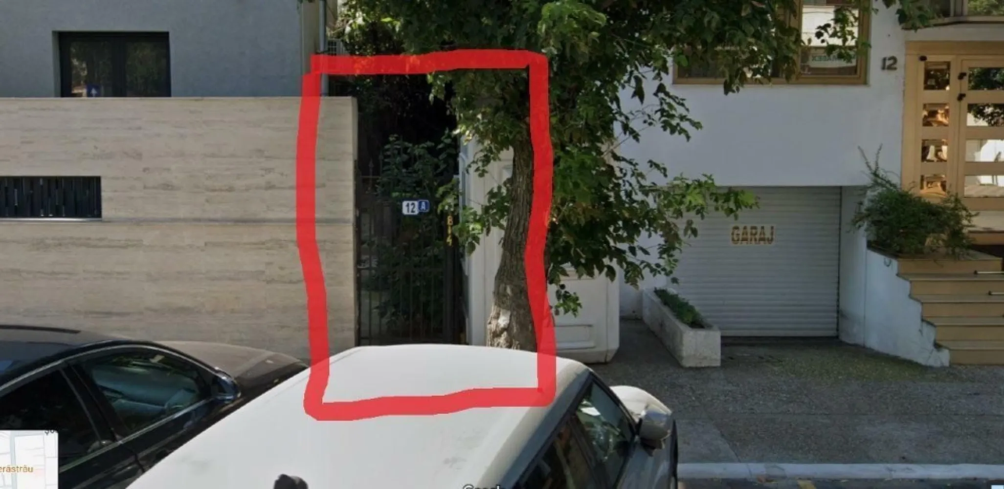 Teren 293 mp si casa 94 mp, doar acces pietonal - Teren 293 mp cu casa veche 94 mp, in planul 2 de la str Ceasornicului, cu acces doar pietonal, pe o alee din str Ceasornicului. Forma usor trapezoidala, dimensiuni in planul atasat. Adresa str Ceasornicului 12A Urbanistic zona L1A POT 45% CUT max 1,57, casa veche este P+Pod. Pretul este mai mic decat pretul zonei si decat valoarea din grila notariala din cauza lipsei accesului auto.