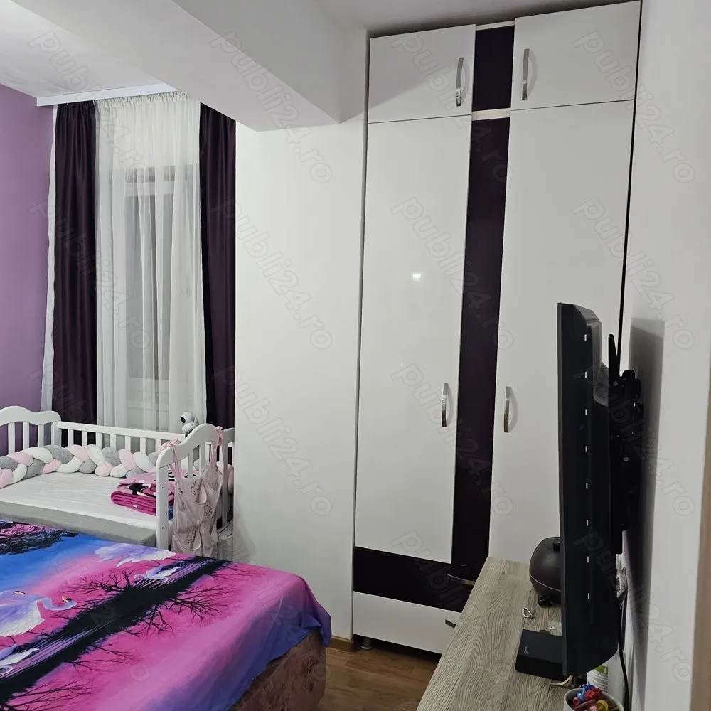 Apartament 3 camere 13 Septembrie cu parcare in subteran - Apartament 3 camere mobilat Suprafata 68mp utili+balcon inchis cu sticla securizata 6mp 2 bai cu sanitare Roca Centrala proprie Aer conditionat Bloc construit in 2016 cu izolatie de 10 cm Un loc de parcare in subteran 2 minute de statia de autobuz, 5 minute de statia de tramvai si 10 minute de metrou Supermarket in apropiere Mega Image la parter, Lidl 5 minute, Carrefour si Kaufland