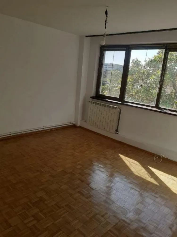 Apartament 3 camere de vanzare pe Bd. Dimitrie Cantemir