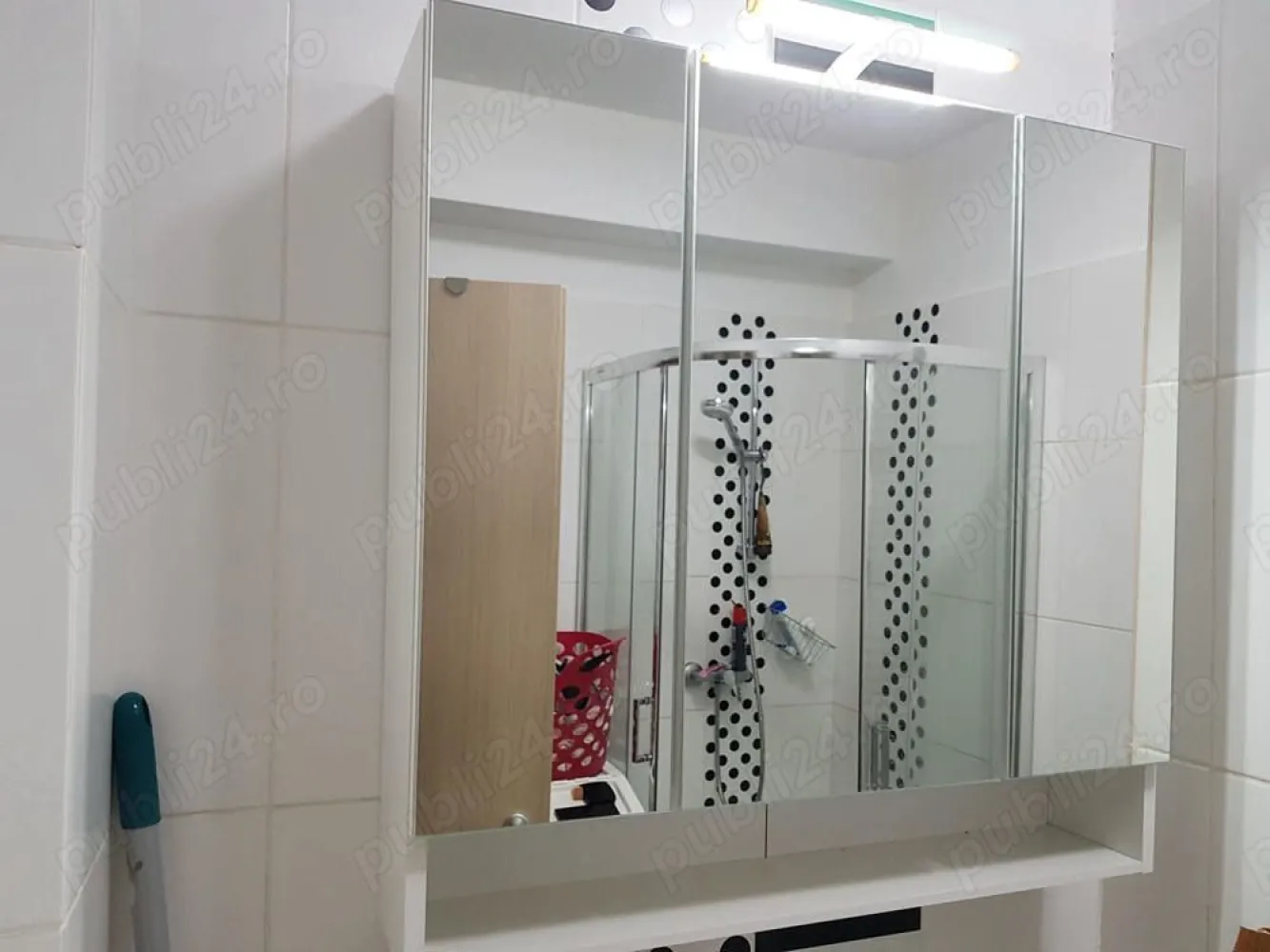 Apartament 3 camere 13 Septembrie cu parcare in subteran - Apartament 3 camere mobilat Suprafata 68mp utili+balcon inchis cu sticla securizata 6mp 2 bai cu sanitare Roca Centrala proprie Aer conditionat Bloc construit in 2016 cu izolatie de 10 cm Un loc de parcare in subteran 2 minute de statia de autobuz, 5 minute de statia de tramvai si 10 minute de metrou Supermarket in apropiere Mega Image la parter, Lidl 5 minute, Carrefour si Kaufland