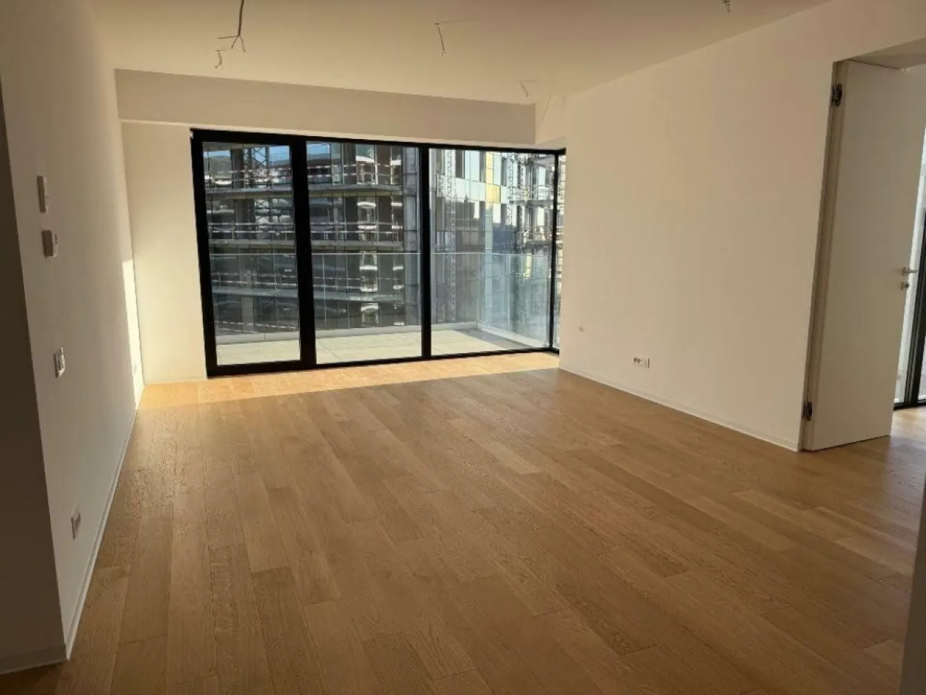 Apartamente cu 3 camere de vânzare în One Lake Club - direct proprietar