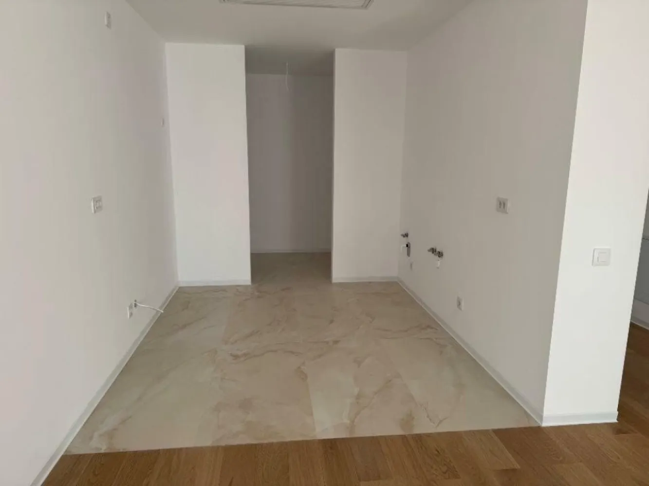 Apartamente cu 3 camere de vânzare în One Lake Club - direct proprietar