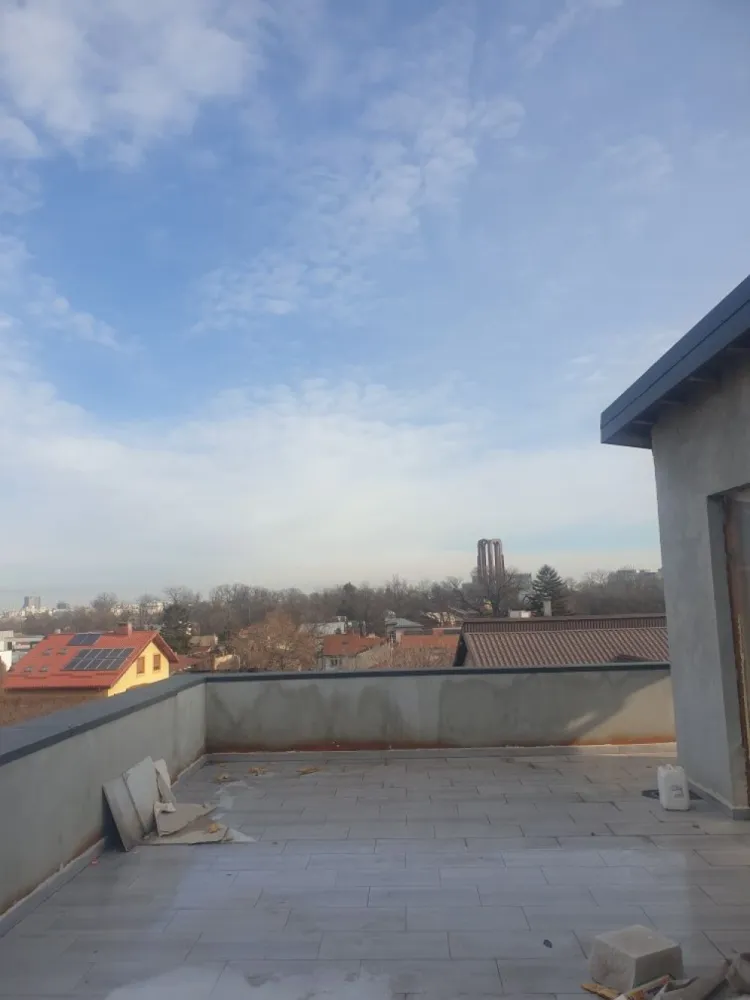 Ag BRASADAS vinde apt 3 cam etaj 4 lux Parcul Carol. - Agenția BRASADAS vinde apartament cu 3 camere, decomandat, 2 bai, spatiu tehnic( loc pentru mașina de spălat, uscător, masa calcat, ect.). Apartamentul este situat într-un bol cu numai 9 apartamente , este situat la etajul 4, cu o terasa superbă cu vedere către parcul Carol, Apartamentul dispune și de 1 loc de parcare inclus în pret. Pentru mai multe oferte accesați www.brasadas.com.