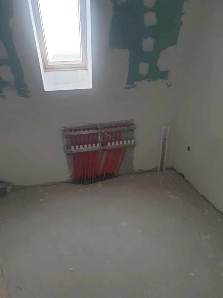 Ag BRASADAS vinde apt 3 cam etaj 4 lux Parcul Carol. - Agenția BRASADAS vinde apartament cu 3 camere, decomandat, 2 bai, spatiu tehnic( loc pentru mașina de spălat, uscător, masa calcat, ect.). Apartamentul este situat într-un bol cu numai 9 apartamente , este situat la etajul 4, cu o terasa superbă cu vedere către parcul Carol, Apartamentul dispune și de 1 loc de parcare inclus în pret. Pentru mai multe oferte accesați www.brasadas.com.