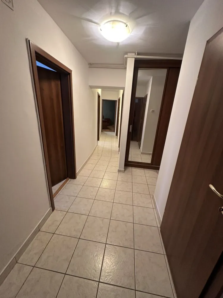 Vand aparatament 3 camere decomandat bdul Unirii, fantani