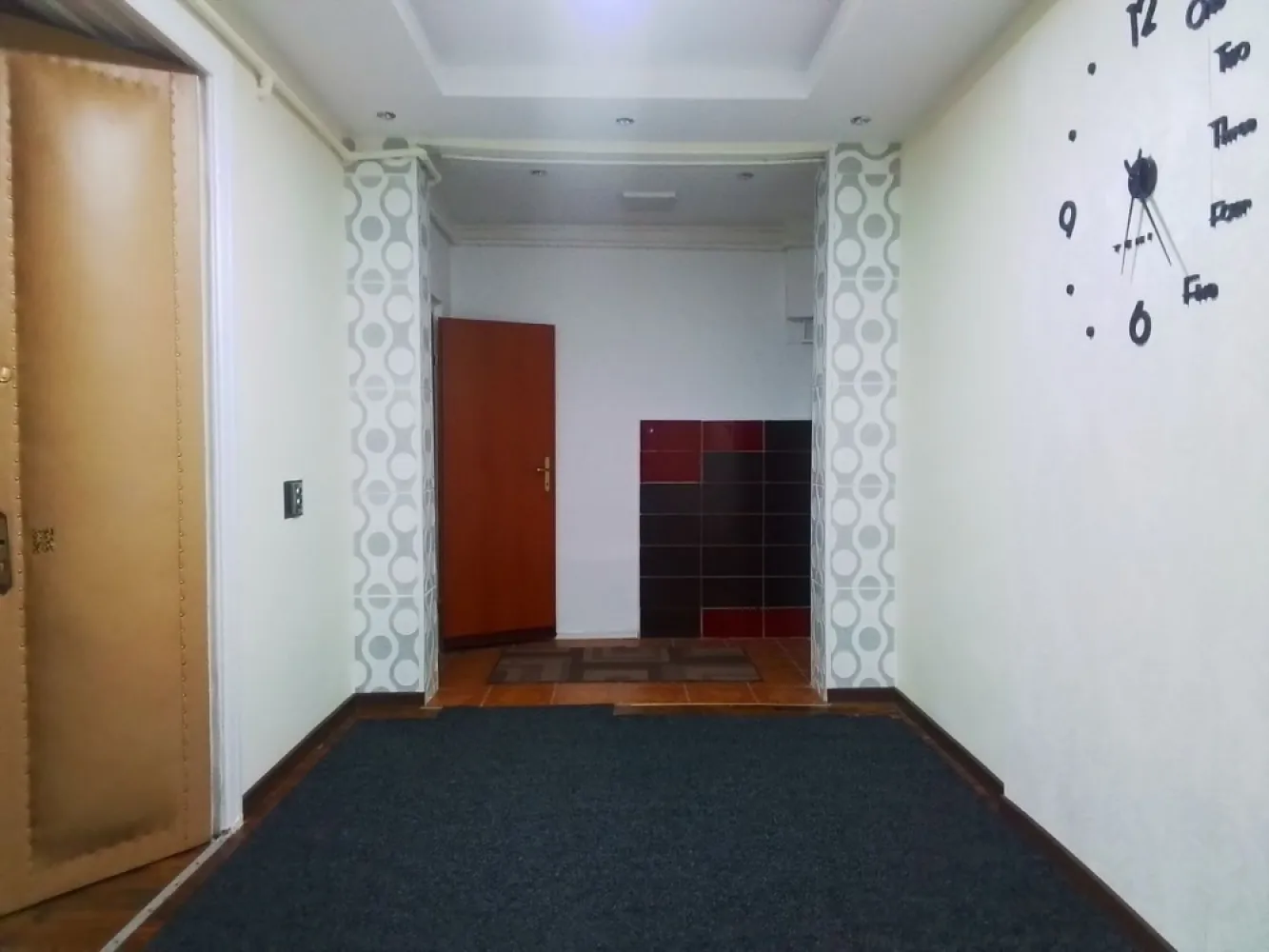 Piata Alba Iulia adiacent - ocazie, reducere, acum poti cumpara 40 mp la curte (garsoniera) cu mai putini bani decat costa o masina. Tu ce alegi? Pentru mai multe informatii sunati proprietar. Disc.