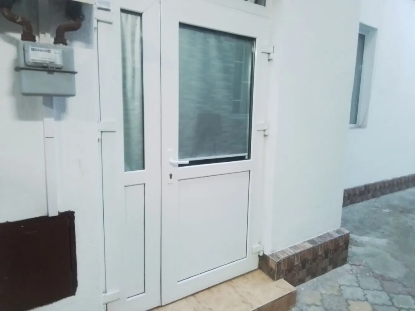 Piata Alba Iulia adiacent - ocazie, reducere, acum poti cumpara 40 mp la curte (garsoniera) cu mai putini bani decat costa o masina. Tu ce alegi? Pentru mai multe informatii sunati proprietar. Disc.