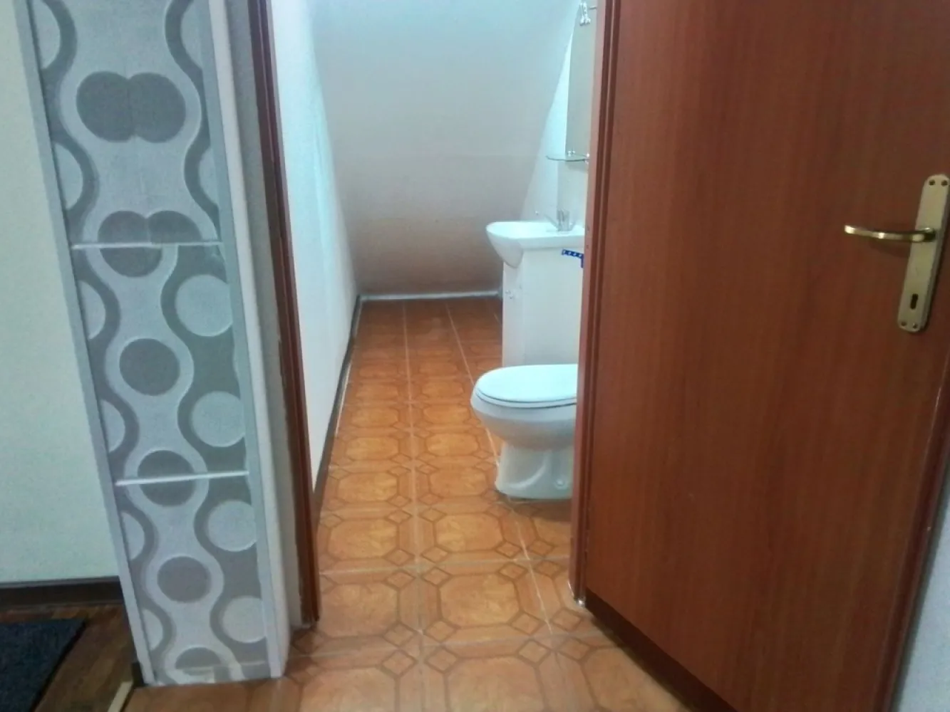 Piata Alba Iulia adiacent - ocazie, reducere, acum poti cumpara 40 mp la curte (garsoniera) cu mai putini bani decat costa o masina. Tu ce alegi? Pentru mai multe informatii sunati proprietar. Disc.