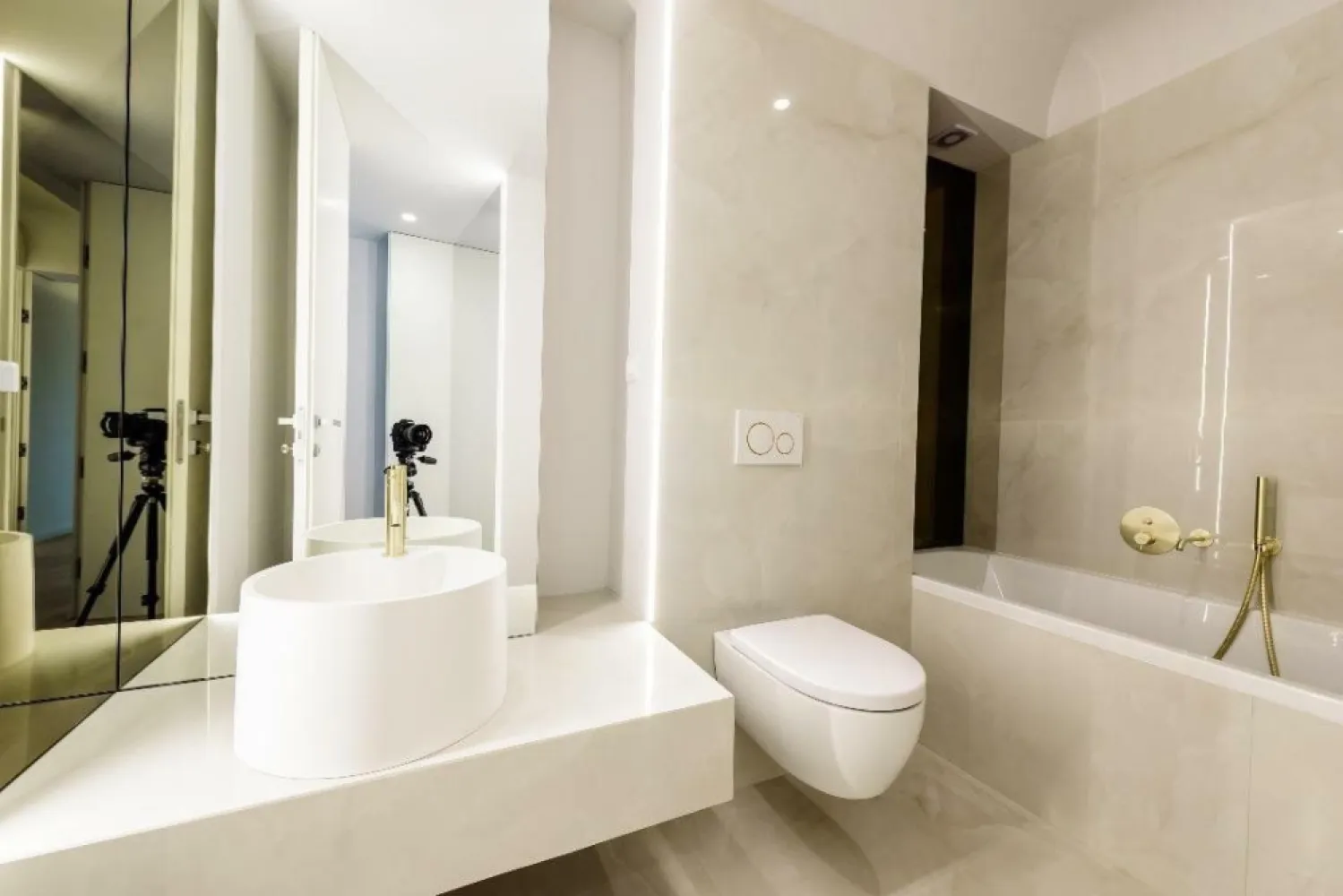 REDUCERE BLACK FRIDAY | CORTINA NORTH | Vedere Libera | Balcon de 10 mp | LUX