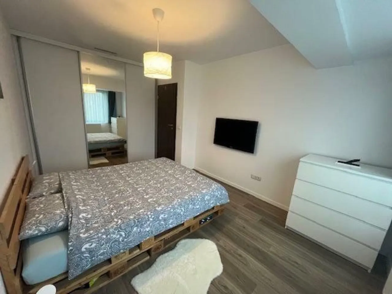 Casa 4 camere cu terasa si loc de parcare subteran