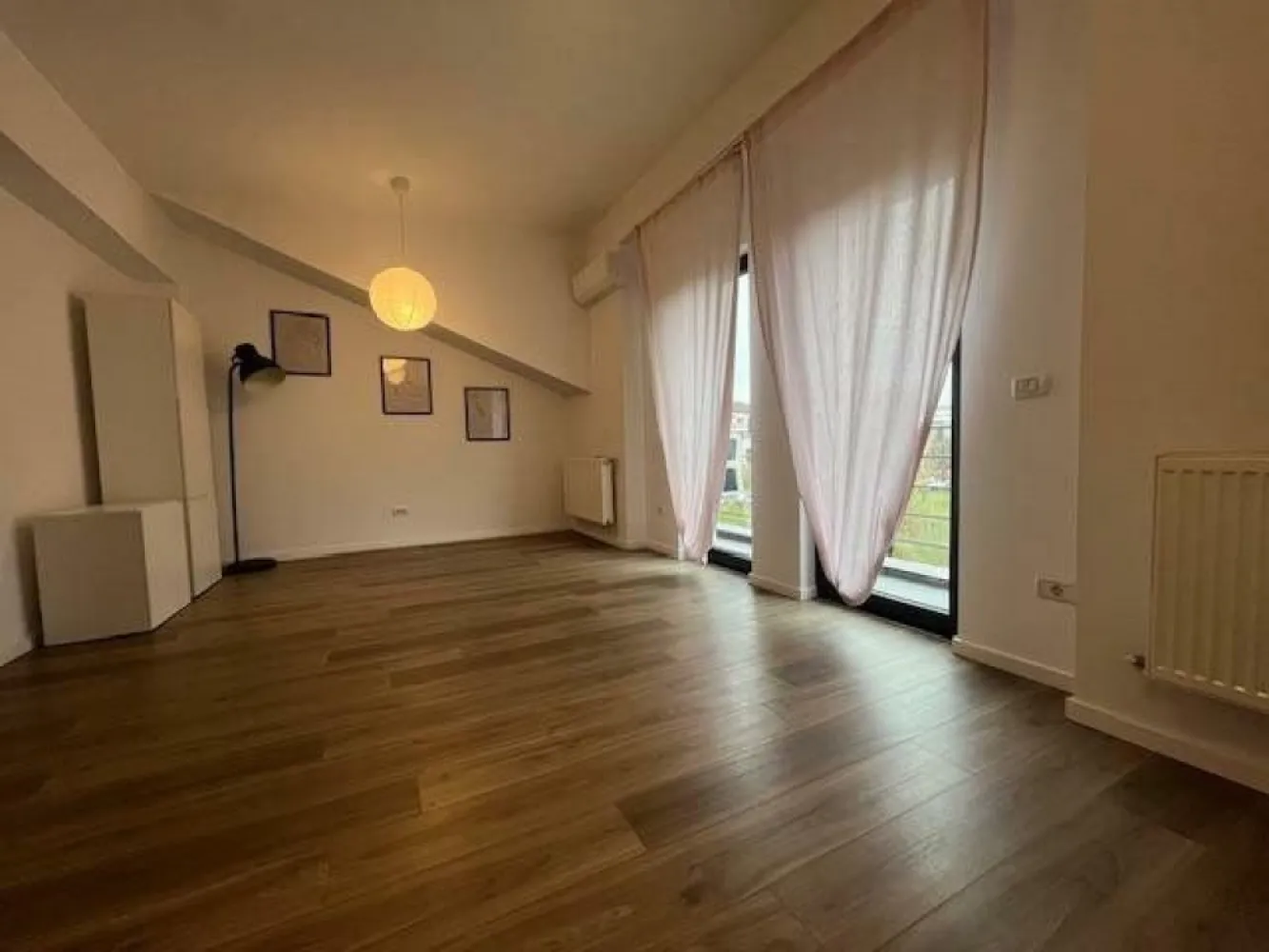 Casa 4 camere cu terasa si loc de parcare subteran