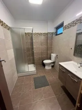 Casa 4 camere cu terasa si loc de parcare subteran