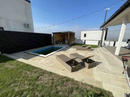 Vila cu piscina PREMIUM in Bucium