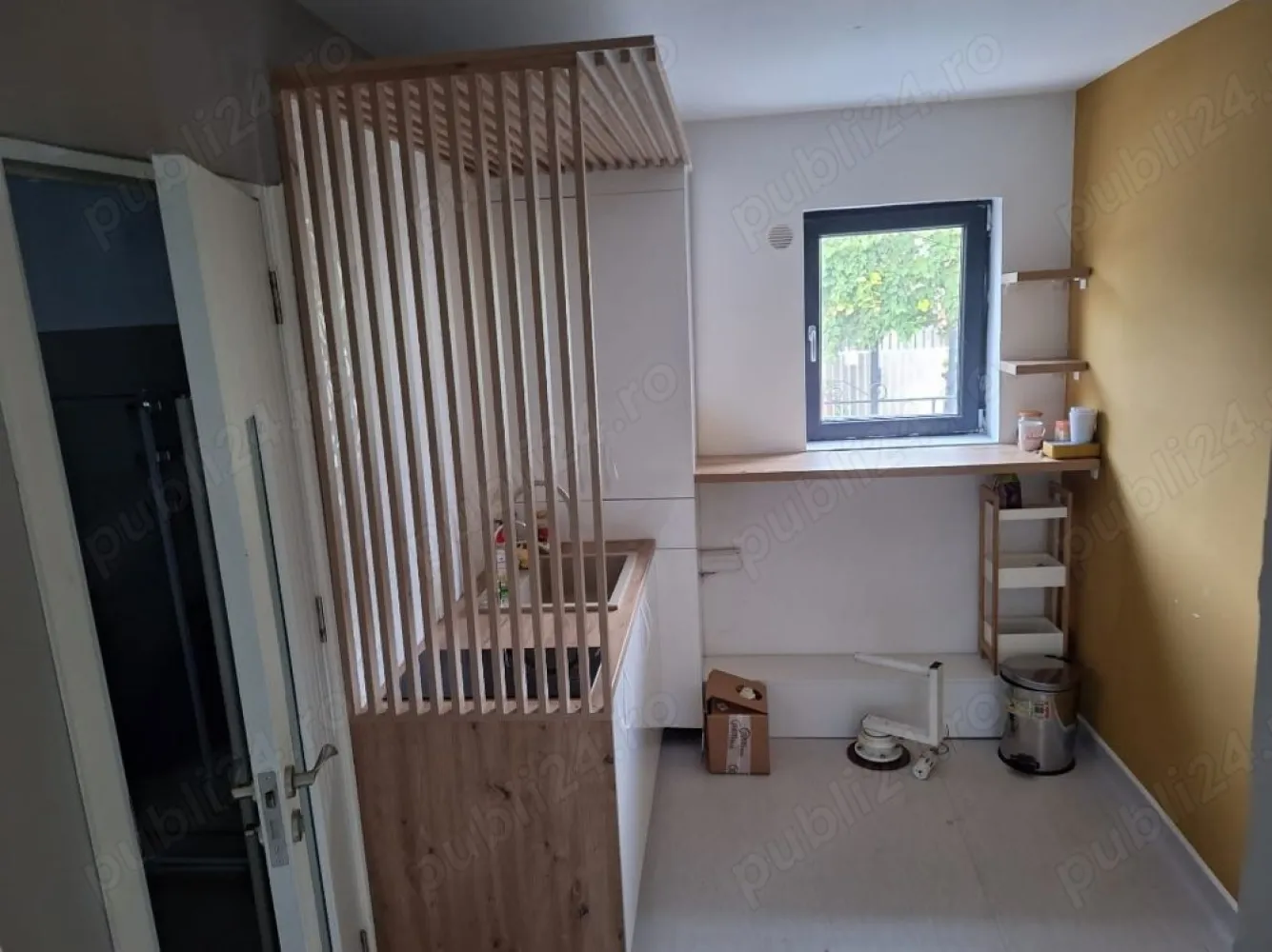 BRASADAS vinde casa 4 cam Sararie - Copou. - Agenția imobiliara BRASADAS vinde casa 4 camere (duplex - 1 perete comun) -cartier Sararie - str. Oituz nr. 1 -suprafata 85m + 115m teren adiacent -constructie integrala din caramida -renovata interior exterior -izolatie exterioara, termopane, aer conditionat, incalzire pardoseala, mobilata partial -toate utilitatile -disponibila imediat -se accepta doar plata cash, fara schimburi.