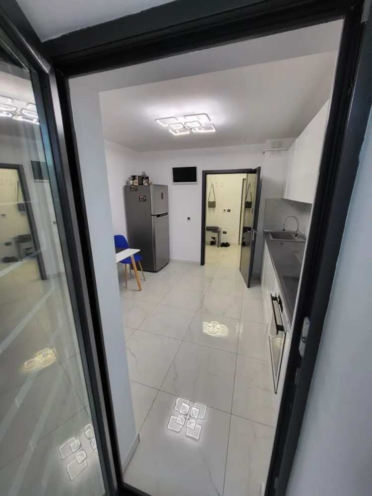 Vand apt. 2 cam. Soseaua Arcu tip vilă billa gara.