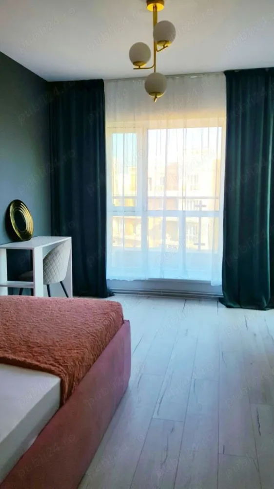 PENTHOUSE Tatarasi - Green Park - Apartament cu 4 camere de tip penthouse in Tatarasi, etaj 8 8, ansamblul rezidential Green Park, complet mobilat si utilat, exact cum este prezentat in fotografii. Suprafata utila apartament : 92 mp Suprafata utila cu tot cu terasa si bucatarie de vara: 134 mp Suprafata construita 160 mp Apartamentul este mobilat si utilat complet, renovat recent , terasa renovata recent, view spre oras , ARE 3 BAI. Kaufland 100 m Imobilul este liber de sarcini PRET 222.000 EURO NEGOCIABIL !!! (sau SCHIMB CU CASA IN ORAS SAU FF APROAPE) Mai multe poze si video trimit pe whatapp ! Va invitam la vizionari ! Mai multe detalii : 7 4 8 1 2 6 1 8 8