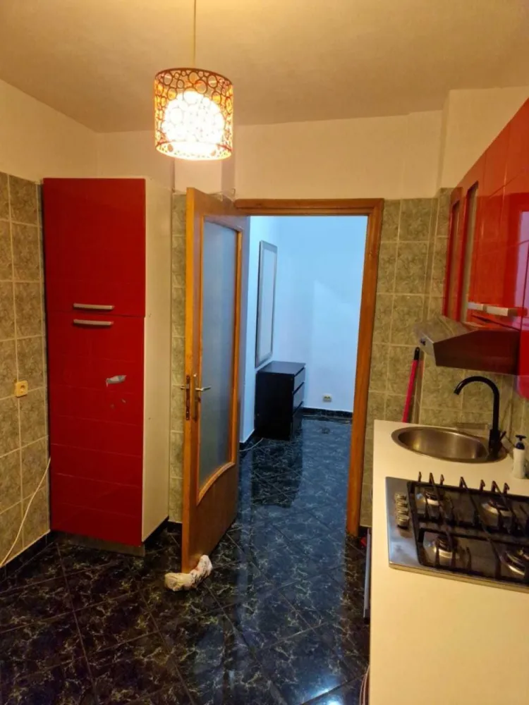 Spatios 2 camere Politehnica-Lujerului - Apartament 2 camere, spațios (60mp) , decomandat, mobilat modern, cuptor electric, 2 aparate aer condiționat, balcon încălzit, cu vedere spre parcul Tudor Vladimirescu. 4 minute metrou Lujerului, tramvai 41 7 minute metrou Politehnica, tramvai 1 Pet friendly dar cu garanție dublă. Bdul Iuliu Maniu 13A , cu geamuri pe spate.