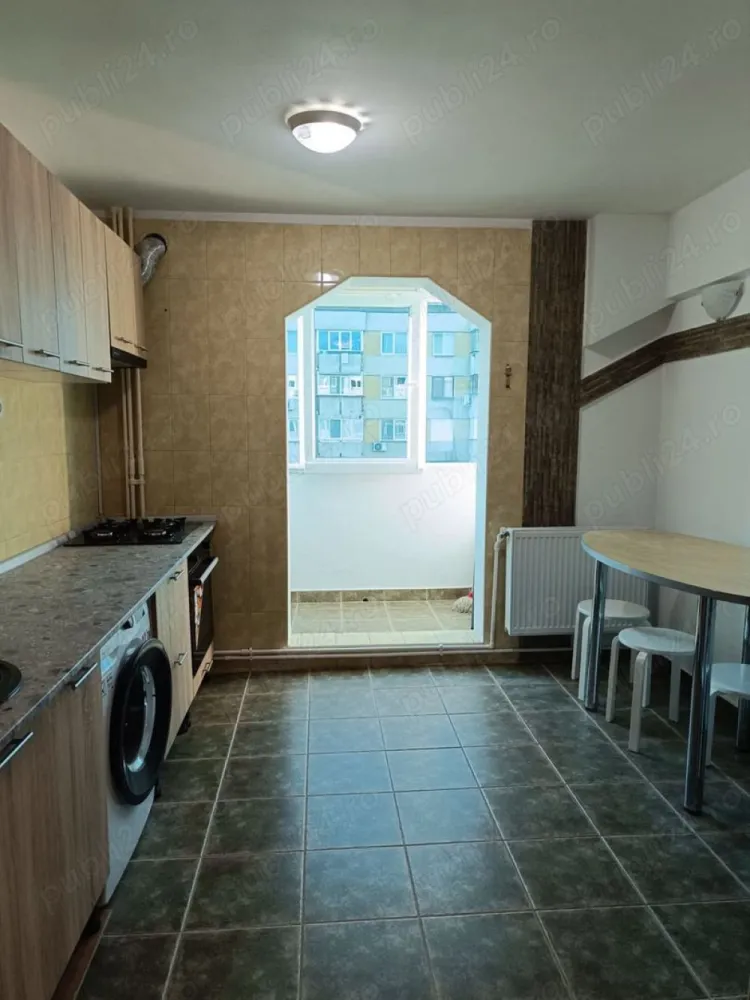 Inchiriez apartament 2 camere, Berceni, strada Panselelor. - Apartament 2 camere decomandat, etaj 6 din 8, 2 lifturi, mobilat, utilat, 2 aere conditionate, bucatarie noua, proaspat vopsit.nu dispune de centrala propie dar este foarte calduros. 10 min de mers pe jos de aparatorii patriei si 15 min de piata sudului. Se cere 430 euro si se inchiriaza pe 400 euro Fara agentii