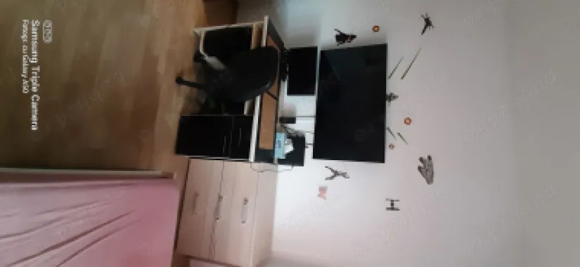 inchiriez apartament 3 camere ,loc parcare