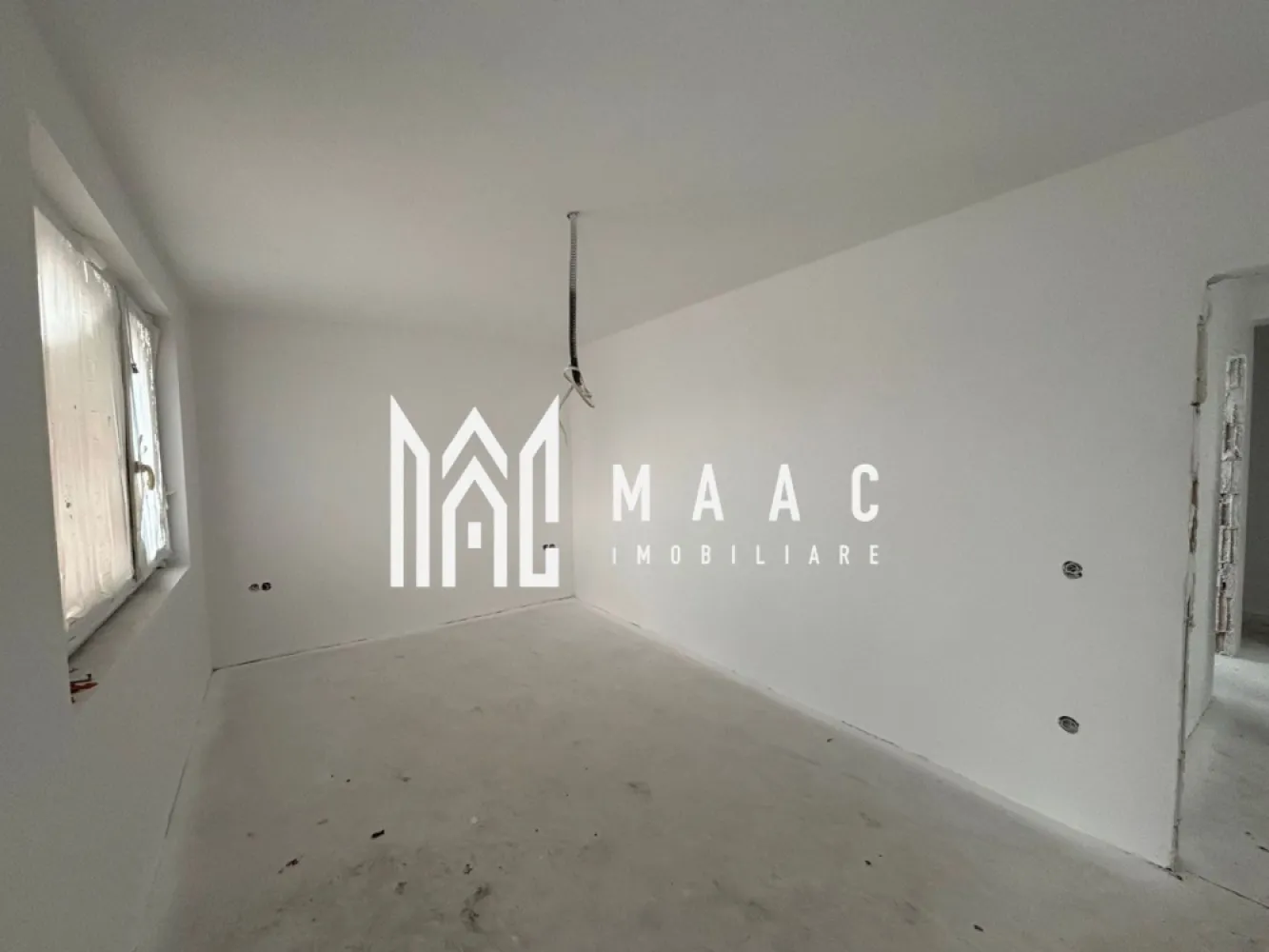Casa Quadruplex | 110MPU | Curte 60MP | 2 Locuri de parcare - MAAC Imobiliare vă propune spre vânzare o casa de tip quadruplex aflata in Cartierul Arhitectiilor . Locuinta are o suprafata utila de 110 mp si este compartimentata astfel: Lliving cu spatiu pentru luat masa, Bucatarie inchisa, 3 dormitoare, 2 bai cu geam de aerisire. Centrala proprie,incalzire in pardoseala. 2 Locuri de parcare. Beneficiaza de o curte libera de 60 mp. Casa se vinde la alb cu posibilitate de colaborare cu o echipa specializata in finisare. In apropiere, ca si puncte de interes: magazine ( Profi, Lidl, Kaufland), statii pentru transportul in comun, parc amenajat pentru copii de toate varstele. Pentru mai multe detalii precizati telefonic ca ati vazut anuntul cu ID: CP2778771 }}