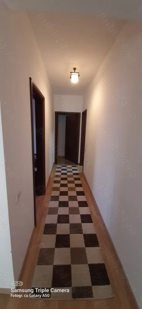 inchiriez apartament 3 camere ,loc parcare