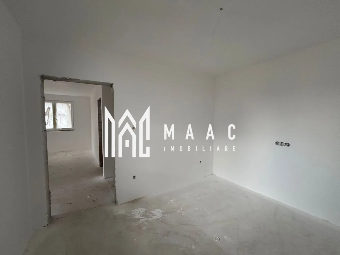 Casa Quadruplex | 110MPU | Curte 60MP | 2 Locuri de parcare - MAAC Imobiliare vă propune spre vânzare o casa de tip quadruplex aflata in Cartierul Arhitectiilor . Locuinta are o suprafata utila de 110 mp si este compartimentata astfel: Lliving cu spatiu pentru luat masa, Bucatarie inchisa, 3 dormitoare, 2 bai cu geam de aerisire. Centrala proprie,incalzire in pardoseala. 2 Locuri de parcare. Beneficiaza de o curte libera de 60 mp. Casa se vinde la alb cu posibilitate de colaborare cu o echipa specializata in finisare. In apropiere, ca si puncte de interes: magazine ( Profi, Lidl, Kaufland), statii pentru transportul in comun, parc amenajat pentru copii de toate varstele. Pentru mai multe detalii precizati telefonic ca ati vazut anuntul cu ID: CP2778771 }}