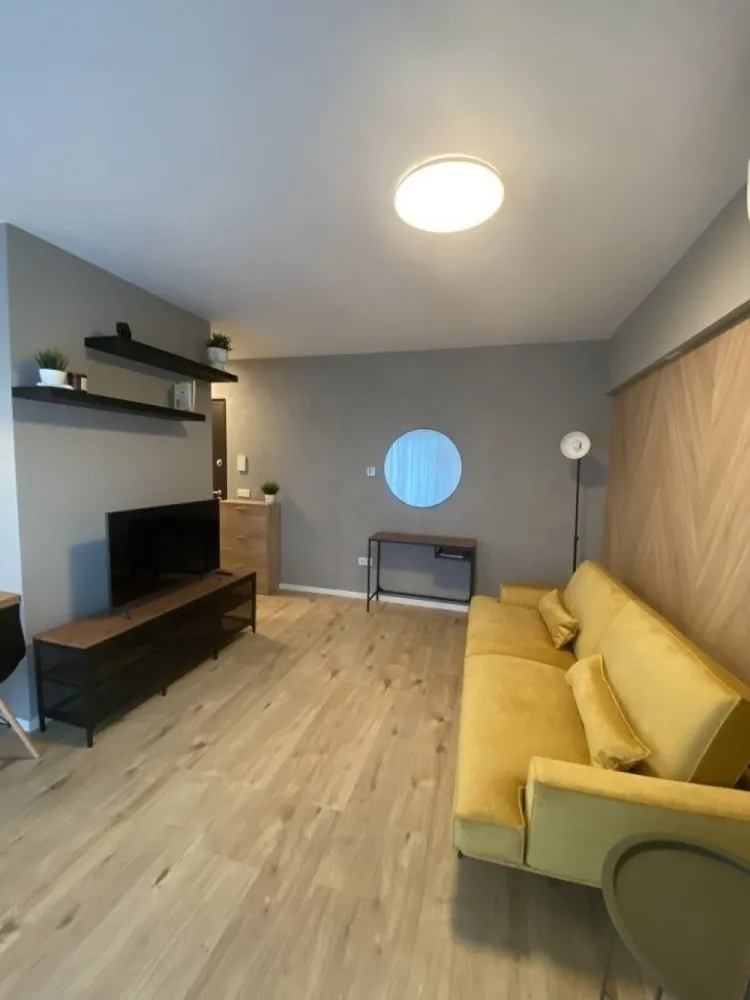Lux | 2 camere, 2 bai | Terasa | Belvedere Residences - Inchiriez apartament 2 camere, 2 bai si terasa, cu design ultra modern situat in Belvedere Residences. Caracteristici: - suprafata 53 mp; - disponibil imediat; - complet mobiliat si utilat cu electrocasnice premium; - extrem de luminos, pozitionare excelenta (E) - proximitate metrou (3 min de mers pe jos) - proximitate centre comerciale, numeroase sali de sport (2-5 min), Kaufland (4 min), shop (2 min), mall (Promenada), parcuri (Tei, Herastrau); - parchet, incalzire in pardoseala; - geam termopan; - terasa; - canapea extensibila; - electrocasnice complet incorporabile: masina de spalat vase, masina de spalat rufe cu uscator, 2 aparate de A/C, 1 televizor Samsung Smart, hota si plita incorporabila, frigider No Frost incorporabil, cuptor electric si incorporabil, cuptor cu microunde incorporabil, centrala termica, incalzire pardoseala. Inchiriere pe termen lung, preferabil 24 luni. Nu se accepta animalele de companie. Se percepe 1 luna chirie + 2 luni garantie.