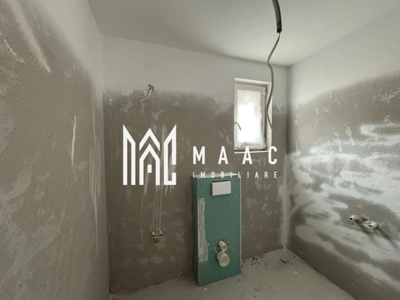 Casa Quadruplex | 110MPU | Curte 60MP | 2 Locuri de parcare - MAAC Imobiliare vă propune spre vânzare o casa de tip quadruplex aflata in Cartierul Arhitectiilor . Locuinta are o suprafata utila de 110 mp si este compartimentata astfel: Lliving cu spatiu pentru luat masa, Bucatarie inchisa, 3 dormitoare, 2 bai cu geam de aerisire. Centrala proprie,incalzire in pardoseala. 2 Locuri de parcare. Beneficiaza de o curte libera de 60 mp. Casa se vinde la alb cu posibilitate de colaborare cu o echipa specializata in finisare. In apropiere, ca si puncte de interes: magazine ( Profi, Lidl, Kaufland), statii pentru transportul in comun, parc amenajat pentru copii de toate varstele. Pentru mai multe detalii precizati telefonic ca ati vazut anuntul cu ID: CP2778771 }}