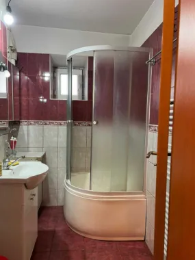 Vand 3 camere dec., confort 1, sos. Alexandriei - Piata Rahova - Teius