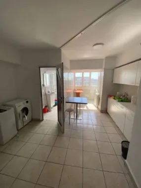 Ocazie! Proprietar direct!3camere de vânzare Decebal București