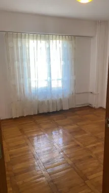 Apartament de vanzare 3 camere Bd Octavian Goga- zona Unirii