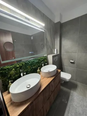 3 Camere cu 2 locuri de parcare (Negociabil) - Proprietar