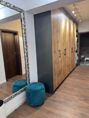 3 Camere cu 2 locuri de parcare (Negociabil) - Proprietar